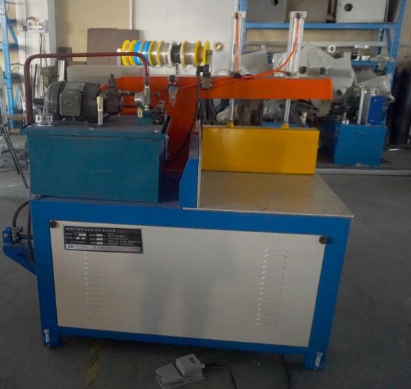 【山东】DS-C400液压定尺锯切割铝合金货箱，性价比超高